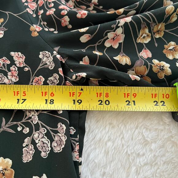 Skies Are Blue Floral Cold Shoulder Top Size M Forest Green 3/4 Sleeves Boho - Picture 7 of 8